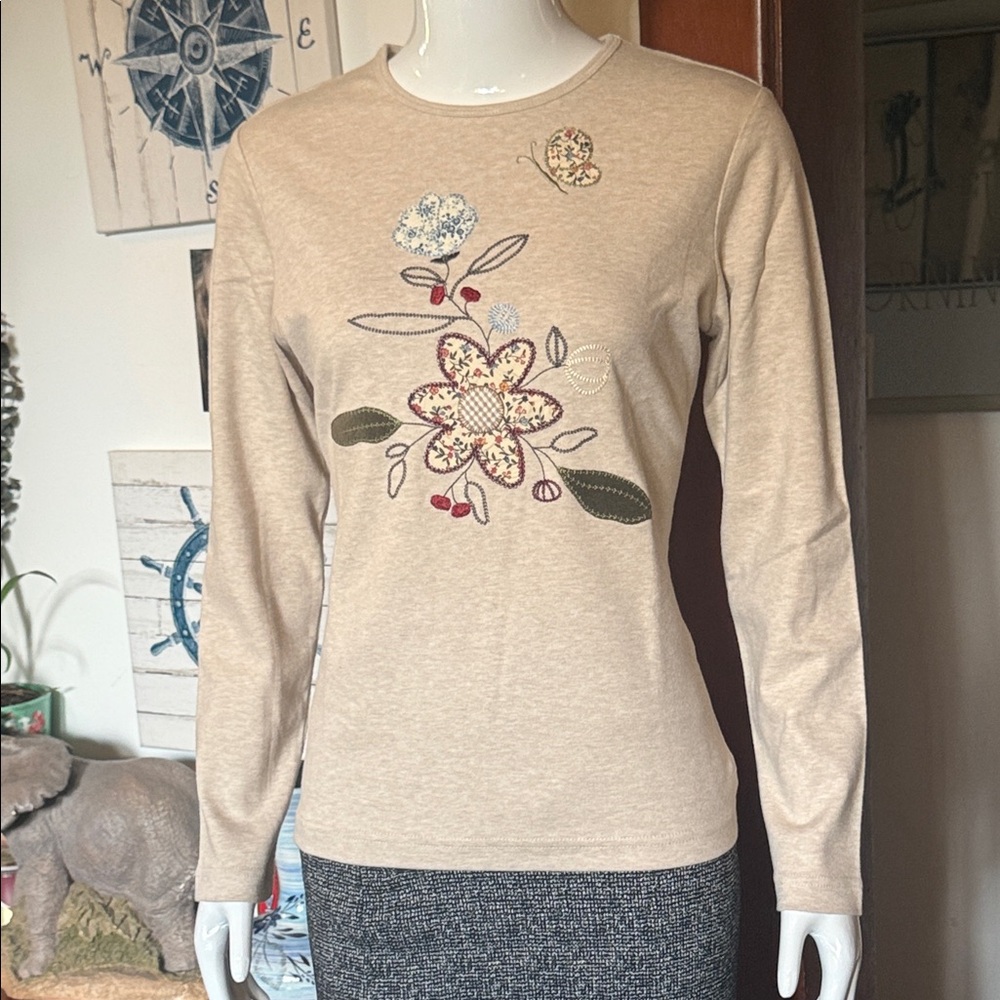 NWT northern reflections size small cotton Floral Embroidered Beige Women's Top